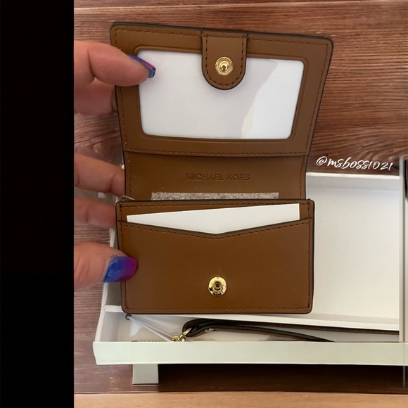 Michael Kors Mini Wristlet/ID/Cardholder Set Vanilla/Luggage BRAND NEW - Picture 2 of 2